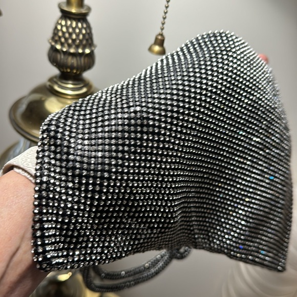 New without tags Black rhinestone, evening bag with love, knots . - Picture 4 of 7